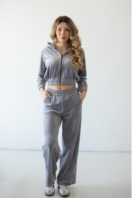 Костюм жіночий